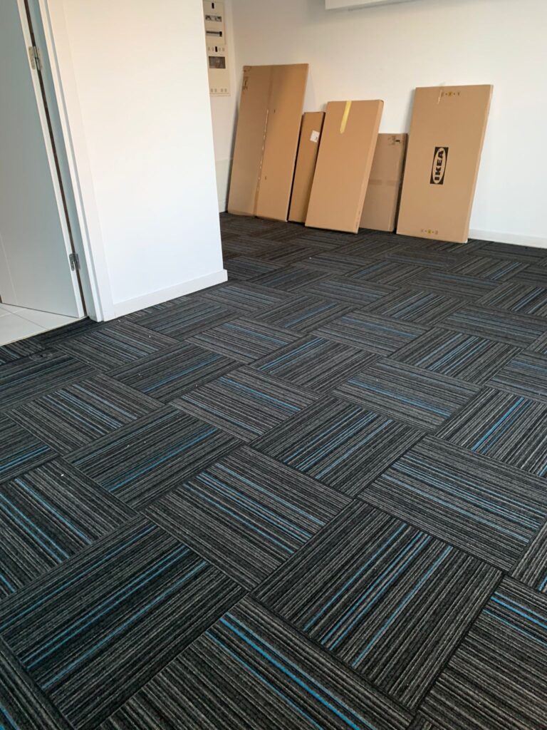 istanbul ofis zemininde karo halı uygulaması